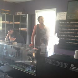Just Breathe Vapors - Casey helping a customer, Alex showing me his 4nine Mech Mod.