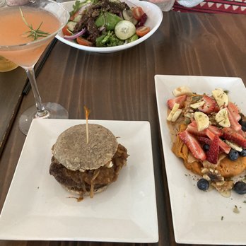Native Kitchen - Fig burger, peanut butter sweet potato with fruit, and Mill martini - Cafes Near Me - Dalton, Georgia