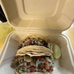 Raliberto's Taco Shop - Tacos with bland carne asada and tons of onions