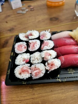 Roy's Fish Market by null