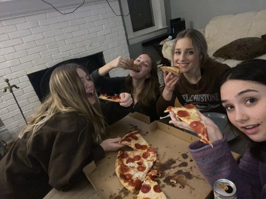 Gino's Pizza by null