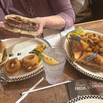 Black Bear Diner - 10/10 - Breakfast & Brunch Near Me - Vista, California Black Bear Diner - 10/10 - Breakfast & Brunch Near Me - Vista, California