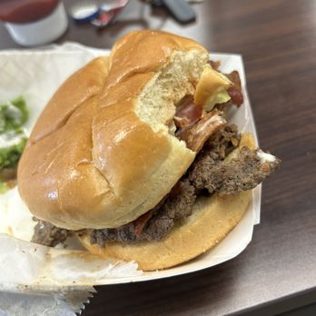 Unk's Burgers - Hot Hot-Head Nephew Specialty Burger - Burgers Near Me - Lee's Summit, Missouri