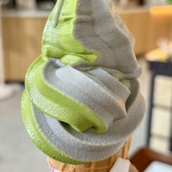 Hashi Market - Black sesame & matcha soft swirl