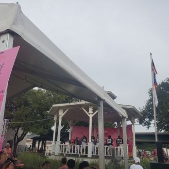Messina Hof Grapevine Winery - Amazing entertainment at the Rose Gazebo. - Wineries Near Me - Grapevine, Texas Messina Hof Grapevine Winery - Amazing entertainment at the Rose Gazebo. - Wineries Near Me - Grapevine, Texas