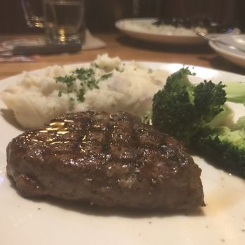 Applebee's Grill + Bar - American Near Me - West Saint Paul, Minnesota