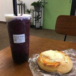 Impression Delight - Blueberry bubble tea with cream cheese and a cheese onion bun