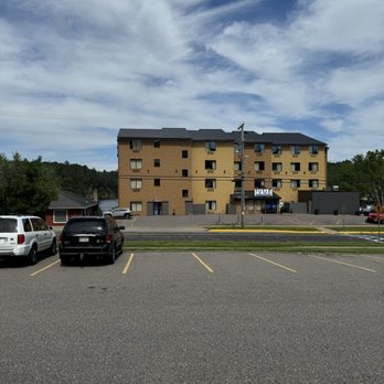 Natura VUE Resort - Pic taken from across the street where overflow parking is. - Resorts Near Me - Wisconsin Dells, Wisconsin Natura VUE Resort - Pic taken from across the street where overflow parking is. - Resorts Near Me - Wisconsin Dells, Wisconsin