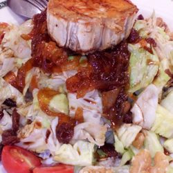 Ruta del Sol - Salad with caramelized onion, balsamic vinegar and feta cheese