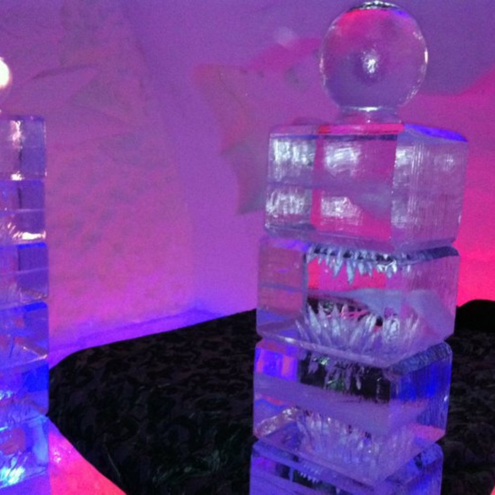 Hôtel de Glace - Room - Hotels Near Me - Quebec City, Quebec Hôtel de Glace - Room - Hotels Near Me - Quebec City, Quebec