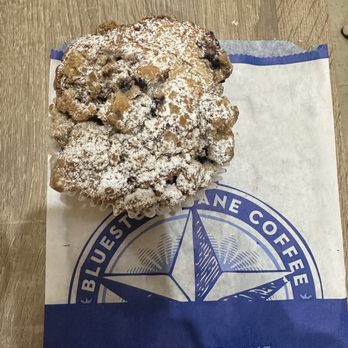 Bluestone Lane Garment District Coffee Shop - Blueberry Crumb Muffin - Coffee & Tea Near Me - New York, New York