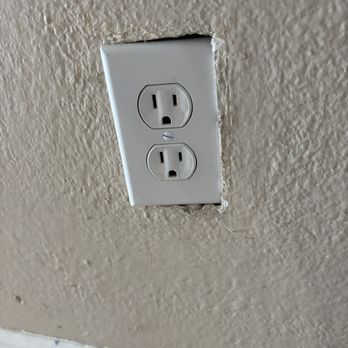 Sandy Shores Vacation Rentals - Electrical outlets not covered - Vacation Rentals Near Me - Madeira Beach, Florida Sandy Shores Vacation Rentals - Electrical outlets not covered - Vacation Rentals Near Me - Madeira Beach, Florida