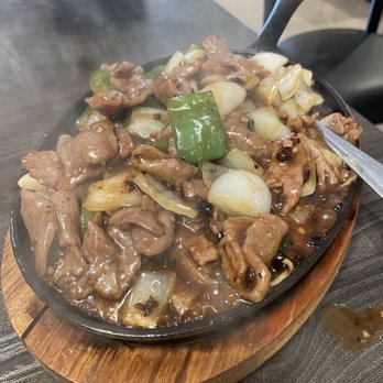 Yi Xin Cafe - sizzling beef - Hong Kong Style Cafe Near Me - Honolulu, Hawaii Yi Xin Cafe - sizzling beef - Hong Kong Style Cafe Near Me - Honolulu, Hawaii