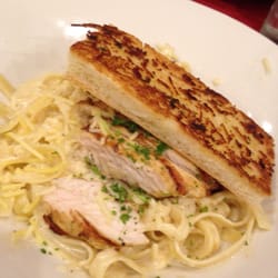 Grand Café - Chicken fettuccine Alfredo