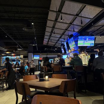Yard House - Interior - New American Near Me - Santa Clarita, California