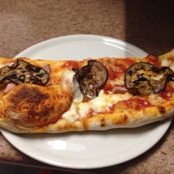Il Mito - Calzone con abbondante ripieno...