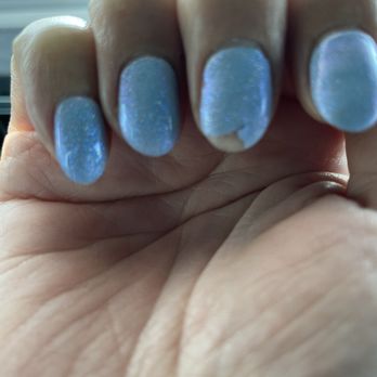 Cosmo Nails & Bar - Chipped Gel nail - less than 1 week. - Nail Salons Near Me - Orlando, Florida