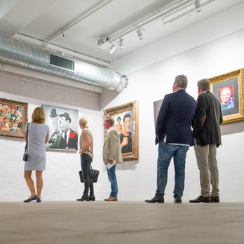 Prinz Komma Bernhard - Gäste in der Gallerie in Untergeschoss - Cafes Near Me - Hamburg, HH