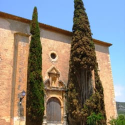 A walk from Vilanova i la Geltrú to Sant Pere de Ribes - View of the old church