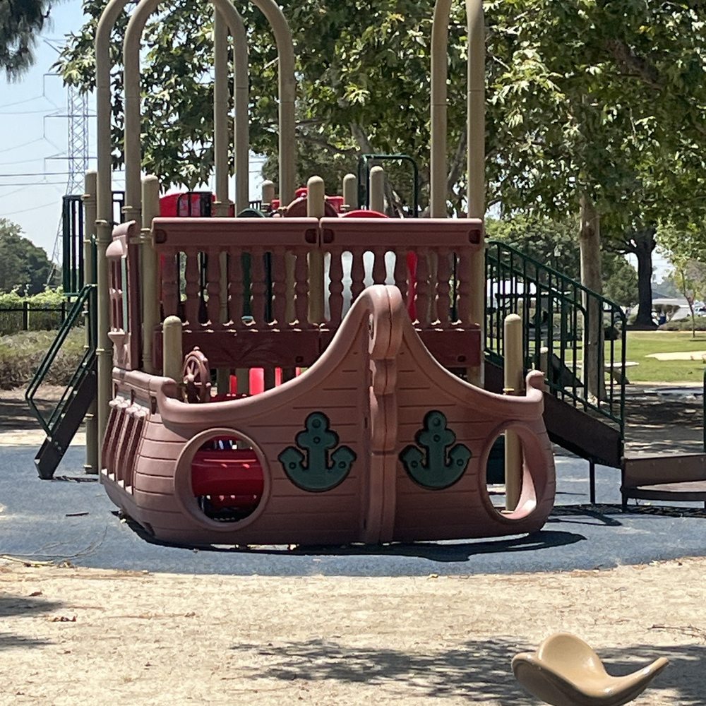 Treasure Island Park - Jungle gym - Parks Near Me - Downey, California
