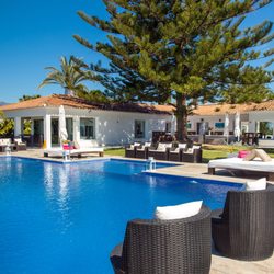 Lodgerstrip - Opulent 5 star all-round versace themed Marbella Villa.