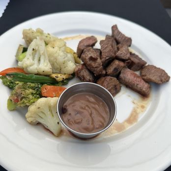 Loft Bar & Bistro - Steak bites with the side of vegetables - Lounges Near Me - San Jose, California