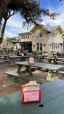 Betsy's at Evelyn's Park by null