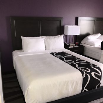 La Quinta Inn & Suites Cedar Rapids - Hotels Near Me - Cedar Rapids, Iowa