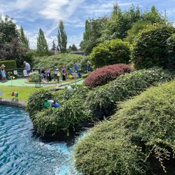 Paradise Fun Park - Beautiful, busy day