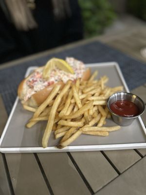 Shooters Waterfront by null