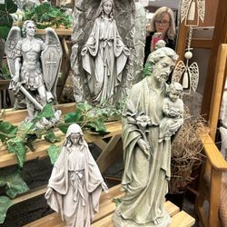 DeColores Christian Books & Gifts