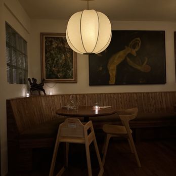Matilda - Beautiful decor - Wine Bars Near Me - Hensonville, New York