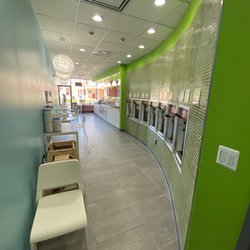 SweetFrog Premium Frozen Yogurt - Lobby