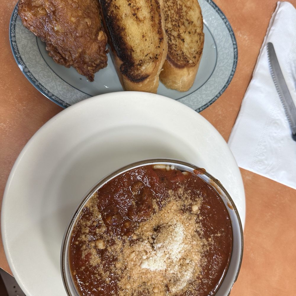 Ray's Café - Spaghetti, toast and fried chicken - American Near Me - Honolulu, Hawaii Ray's Café - Spaghetti, toast and fried chicken - American Near Me - Honolulu, Hawaii