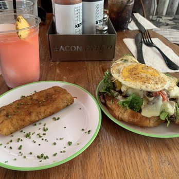 Bacon Bitch - Brooklyn Brooklyn - Sandwiches Near Me - Miami Beach, Florida