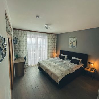 Hotel-Gasthaus Lammersdorf - Rooms suitable for 2 persons. In addition, this room has a bathroom with shower and a separate toilet.
With south-facing balcony. - Hotels Near Me - Millstatt, 2 Hotel-Gasthaus Lammersdorf - Rooms suitable for 2 persons. In addition, this room has a bathroom with shower and a separate toilet.
With south-facing balcony. - Hotels Near Me - Millstatt, 2