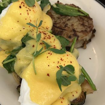 Heritage Tavern - Market Vegetable Benedict - New American Near Me - Madison, Wisconsin