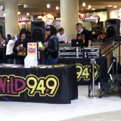 Wild 949 - Turning Serramonte Shopping Center into a Club on Black Friday; with little kids around.