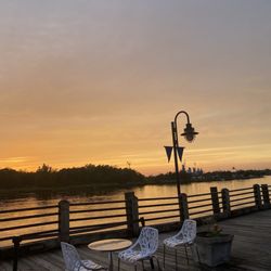 Sauce'd - Beautiful view on the water
