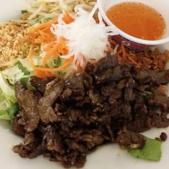 Cafe East - Vermicelli noodles with sweet stir-fried beef and refreshing salad with spicy sauce - Vietnamese Near Me - London, XGL Cafe East - Vermicelli noodles with sweet stir-fried beef and refreshing salad with spicy sauce - Vietnamese Near Me - London, XGL