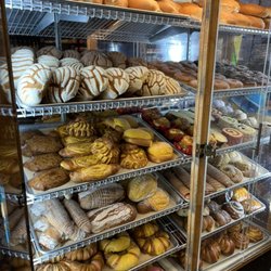 4 way Meat Market - Ven y prueba nuestro pan delicioso . Horneado todos los días ,