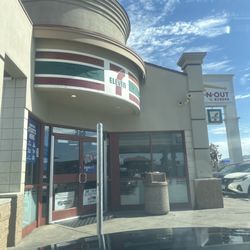 7-Eleven - Front of store