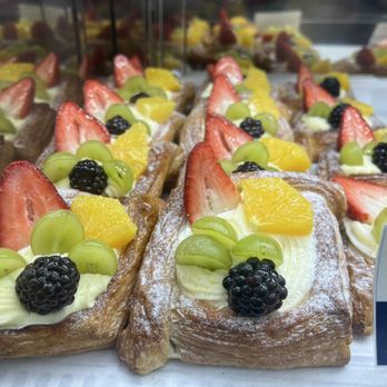 Paris Baguette - Coffee & Tea Near Me - Garden Grove, California