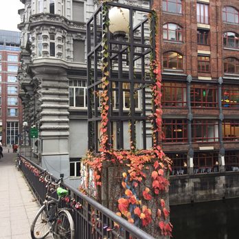 Michaelisbrücke - Bunter Herbst - Landmarks & Historical Buildings Near Me - Hamburg, HH