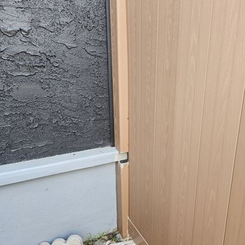 Nicks Vinyl Fence - A random cut out of the gate. I asked them to cover this properly. - Fences & Gates Near Me - Montebello, California Nicks Vinyl Fence - A random cut out of the gate. I asked them to cover this properly. - Fences & Gates Near Me - Montebello, California