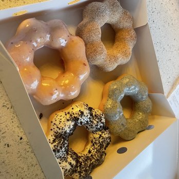 Le Creme - Mochi Donuts - Desserts Near Me - San Jose, California
