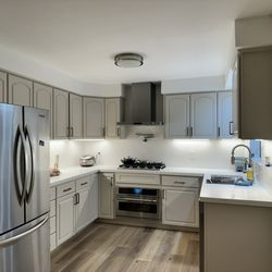 A Tamam Construction - Modern kitchen