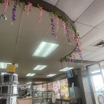 Le Chantilly - Inside - Bakeries Near Me - Albuquerque, New Mexico