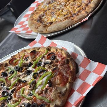 Boxcar Bar + Arcade - Supreme and bbq chicken - Bars Near Me - Greensboro, North Carolina Boxcar Bar + Arcade - Supreme and bbq chicken - Bars Near Me - Greensboro, North Carolina