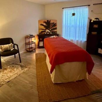 Ashley Loebs LMT - Reiki Near Me Ashley Loebs LMT - Reiki Near Me